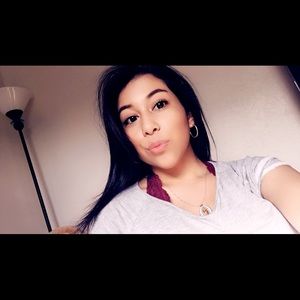 Meet your Posher, Cecelia